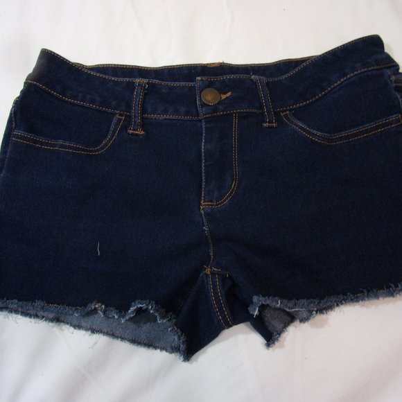 Soho Pants - SoHo Jean Shorts Dark Wash Size 9 Frayed Leg